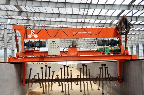 關(guān)于豬糞翻拋機的一些事項