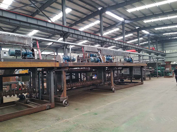 豬糞有機(jī)肥翻拋機(jī)多少錢一臺