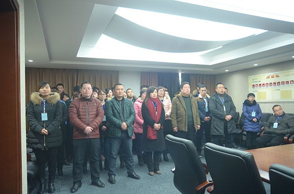 人元生物公司組織”溫暖傳遞“活動現(xiàn)場 人元生物公司組織”溫暖傳遞“活動現(xiàn)場