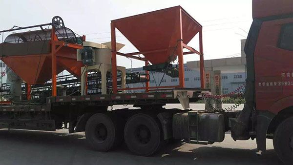 有機肥生產(chǎn)線發(fā)貨現(xiàn)場圖2