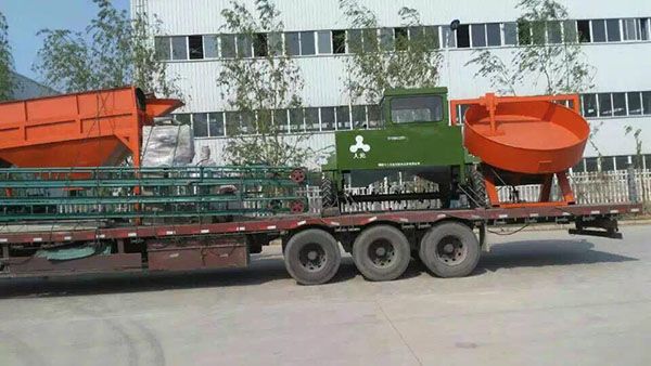 有機肥生產(chǎn)線發(fā)貨現(xiàn)場圖1