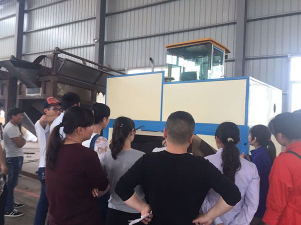 我公司組織員工去設(shè)備廠參觀學(xué)習(xí)圖8 我公司組織員工去設(shè)備廠參觀學(xué)習(xí)圖8