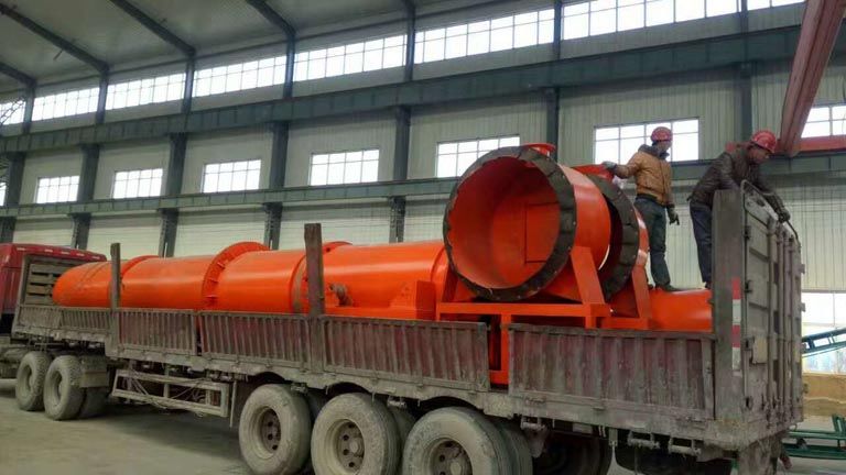 人元生物有機(jī)肥設(shè)備裝車(chē)組圖