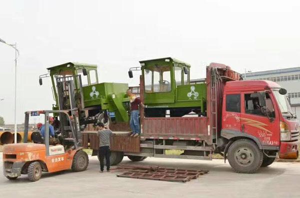 RYFD2000型輪式翻堆機山東批量發(fā)貨裝車圖2