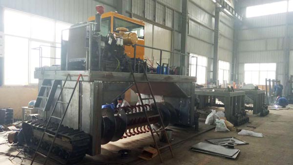 河南鶴壁市有機肥翻堆機設備哪個廠家好？