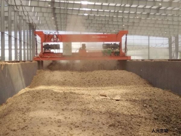 如何利用翻拋機制作豬糞有機肥？具體方法是什么？