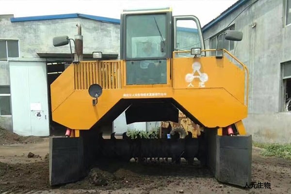 有機(jī)肥發(fā)酵翻堆機(jī)有哪些優(yōu)勢？