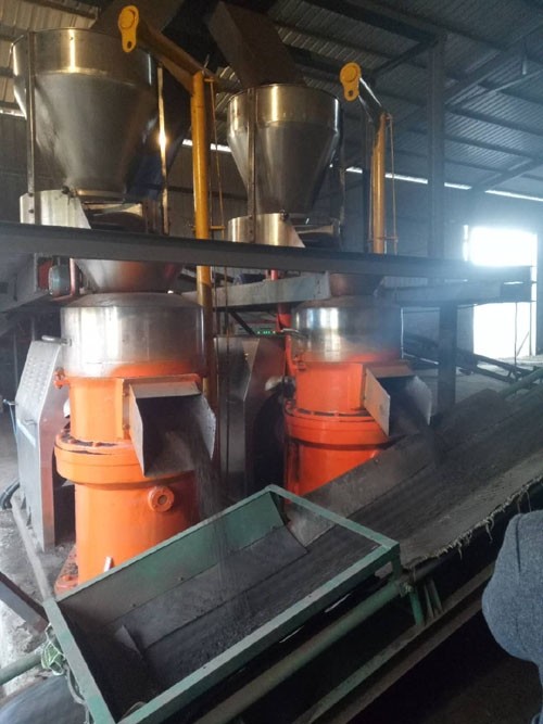 有機肥圓盤造粒機與擠壓造粒機設備哪個好用？工藝對比