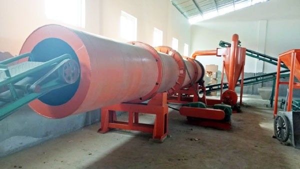 有機肥圓盤造粒機與擠壓造粒機設備哪個好用？工藝對比