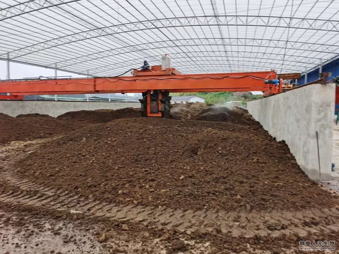 有機肥發(fā)酵翻堆機的工作效率受哪些因素影響？